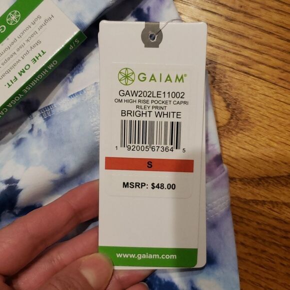 Gaiam High Rise Capri - Picture 6 of 7